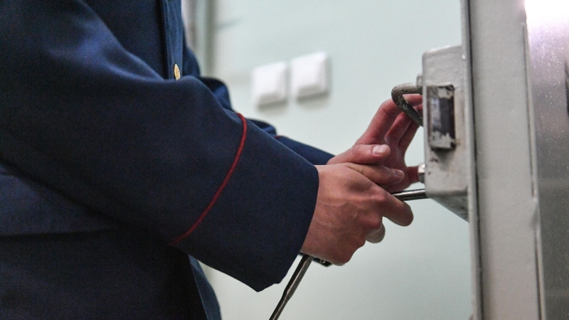 Стало известно число женщин, осужденных за год в России