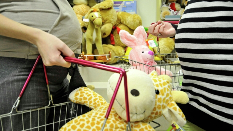 В России рынок детских товаров исчисляется триллионами, сообщил Алиханов