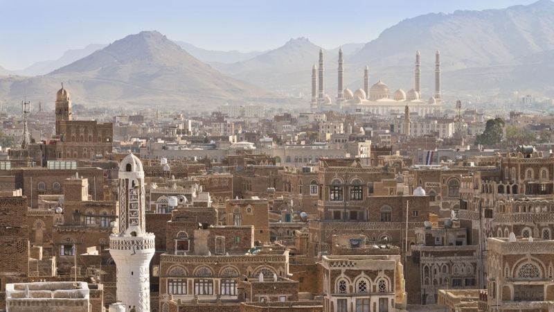 Более 300 туристов, включая россиян, застряли на йеменской Сокотре